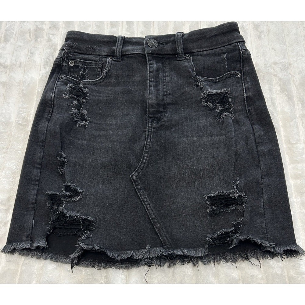 American Eagle Next Level Stretch Curvy Hi-Rise Black Distressed Denim‎ Mini